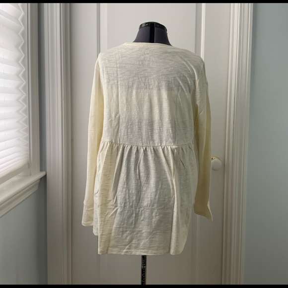 Cream Scoopneck Peplum Back Long Sleeve Top NWT - Picture 2 of 8